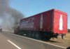 Caminhão da Coca-Cola pega fogo na BR-060, próximo a Rio Verde…