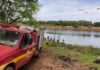Homem pula em lago para escapar de abelhas, se afoga e piranhas comem o corpo…