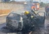 São Luís: Carro fica completamente destruído após pegar fogo, vídeo