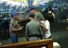 PM dá tapas no rosto de comerciante durante abordagem em distribuidora de bebidas; vídeo