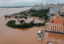 Guaíba sobe e pode manter Porto Alegre inundada por 1 mês