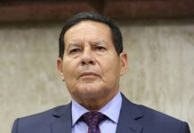 Mourão pede a Milei asilo político aos foragidos das investigações de 8/1