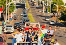 Paraúna: Daniel Vilela participa de carreata pelas principais ruas do município